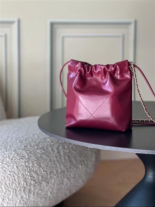 2026127215211608 600